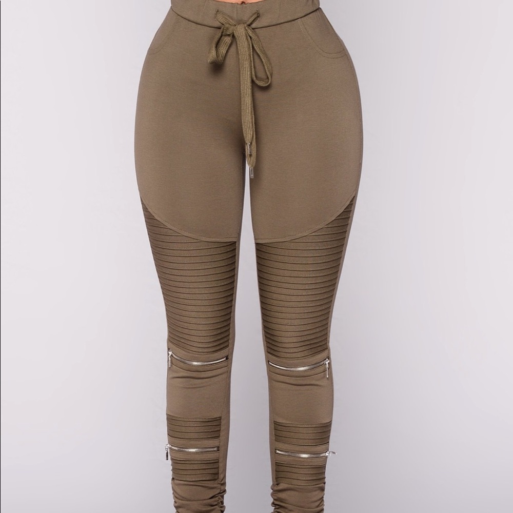 Fashion Nova Olive green joggers